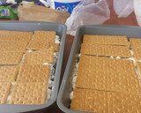 A picture of step 4 of Icebox Smores.
