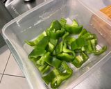 Une image de l'étape 2 de Poivrons bicolores aux épices créoles.