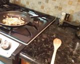A picture of step 1 of Quick Air-Fluffed Mushroom Puree.