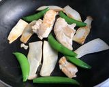 รูปขั้นตอนการทำที่ 2 ของ ผัดสันในไก่กับสลัดปูอัดกรีกโยเกิร์ต #คลีน