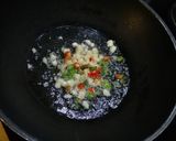 Gambar langkah 3 resipi Pad kra pao daging.
