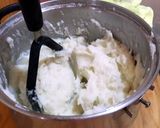 A picture of step 5 of Ground beef and mashed potato bake.