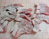 A picture of step 4 of Pan-Fried Pork Cutlets Seasoned with Ginger and Garlic.