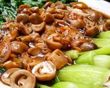 Foto langkah ke 6 dari resep Pokcoy Jamur Saus Tiram.