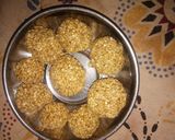 A picture of step 5 of Till ladoo.
