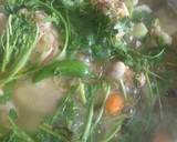 Foto del paso 5 de la receta: Caldaso blanco de pollo a la Mario, s