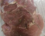 Foto del paso 3 de la receta: Pierna de puerco en achiote acompañado de chucrut y puré de papa