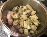 Foto del paso 1 de la receta: Pollo al ajillo