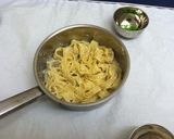 A picture of step 7 of Salmon Alfredo.
