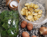 Foto del paso 1 de la receta: Tortillas de espinacas y patata de aprovechamiento