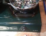Foto langkah ke 1 dari resep Kerang ijo saos asam manis.