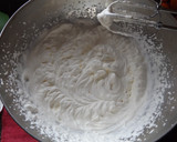 Foto del paso 1 de la receta: Crêpes con crema de queso, nata, semillas de amapola y fresas