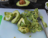 Foto del paso 2 de la receta: Sándwiches de aguacate, bonito y caballa