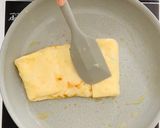 A picture of step 3 of Mushroom & Spinach Omelet.