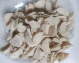 Foto langkah ke 2 dari resep Cireng Isi Bakso Pedas.