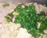 Foto del paso 2 de la receta: 🐟 Súper Hamburguesas de Merluza con: Verdeo y Pimiento Verde😛