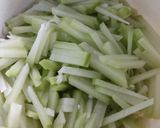 Foto langkah ke 1 dari resep Lodeh Labu Siam.