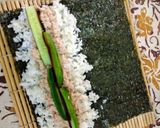 Foto langkah ke 5 dari resep Tuna Mayo Sushi.