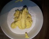 Foto langkah ke 2 dari resep Bolen Pisang Cokelat Keju.