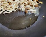 蒜味雙菇(杏鮑菇.鴻喜菇)炒肉絲的食譜步驟4照片