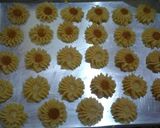 Foto langkah ke 5 dari resep Kue mawar.