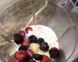Foto del paso 2 de la receta: Smoothie de frutos rojos y banana