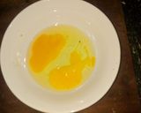 Foto del paso 2 de la receta: Omelette de huevos y queso...en 5 minutos