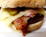 A picture of step 5 of My other lovely Burger. 😙.