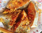 Hình bước làm 2 của món Ăn xơ mít mùa covid (cá chim kho xơ mít) :)))