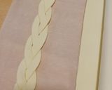 Foto del passaggio 3 della ricetta Dolci di sfoglia al limone a forma di rosa con lemon curd