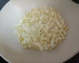 Foto del paso 2 de la receta Longaniza sobre cama de berenjena y cebolla
