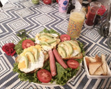Foto del paso 4 de la receta: Desayuno con huevo y ensalada 🍳🥚🍞🥑🥗🍊