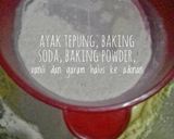 Foto langkah ke 3 dari resep Kelapa & Choco Chips Kukis (step by step).