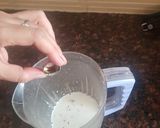 A picture of step 3 of Dry fruit banana smoothie.
