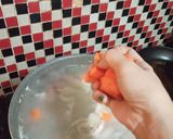 Foto langkah ke 2 dari resep Soup Ayam Jamur.