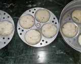 A picture of step 6 of Suji ki Idli.