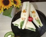 Foto langkah ke 7 dari resep Sandwich buah kiwi.