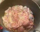 Foto del paso 3 de la receta: Pollo agridulce con curry y salsa de ananá y banana