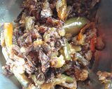 A picture of step 3 of Onion Eggplant fry with Fish oil.