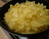 Hiszpański omlet ze szparagami krok przepisu 2 zdjęcie