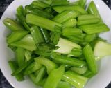 Hình bước làm 2 của món Kim chi cần tây