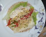 Foto del paso 4 de la receta: Tortillas integrales con pollo y verduras