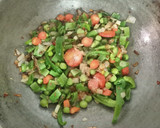 चटपटी मिक्स वेज सब्जी (chatpati mix veg sabzi recipe in Hindi) रेसिपी चरण 2 फोटो