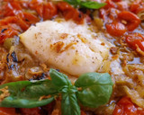 Foto del paso 5 de la receta: Bacalao al horno con cherrys, cebolla, aceitunas y anchoas