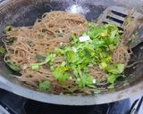 Foto langkah ke 7 dari resep Nasi Rames (Suwir Tongkol Cabe Ijo + Telur Dadar Tahu + Bihun Goreng Cabe Ijo).