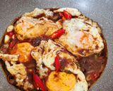 Gambar langkah 3 resipi 👩‍🍳Telur Mata Masak Kicap.