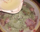 A picture of step 4 of Haryali chicken khrdai.