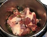รูปขั้นตอนการทำที่ 1 ของ หมี่เป็ดตุ๋นเห็ดหอมพริกไทยดำ (Instant Pot)