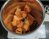 A picture of step 2 of Papaya Smoothie.