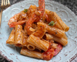 Foto del paso 13 de la receta: Macarrones picantes con gambas y cherrys